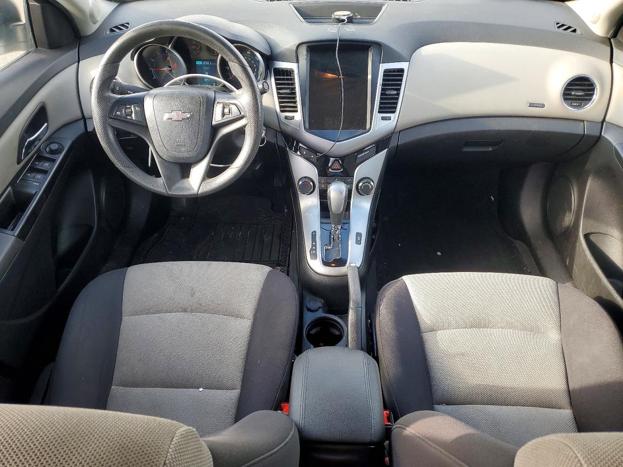 2014 CHEVROLET CRUZE LS photo 8