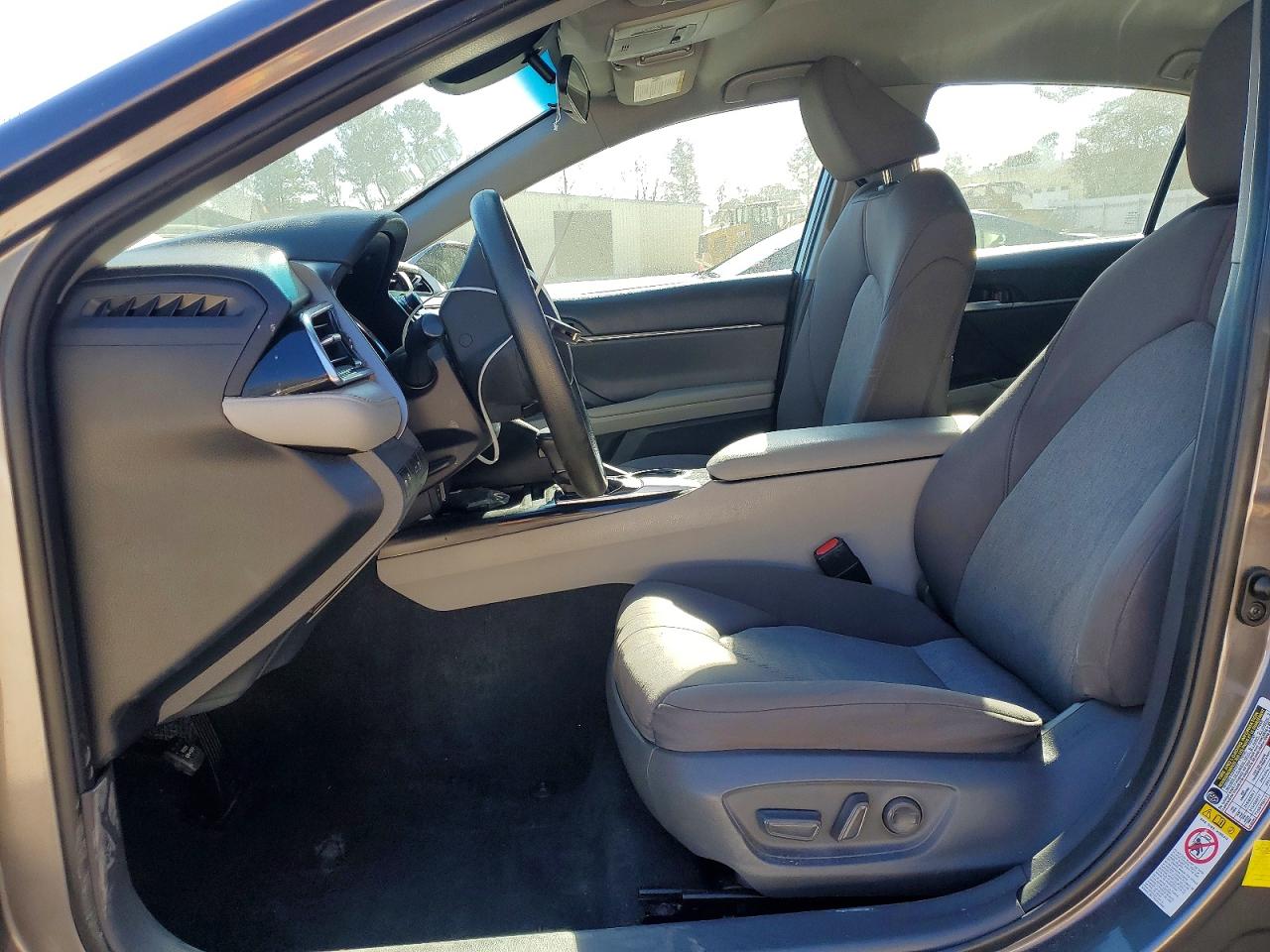 2018 TOYOTA CAMRY L photo 13