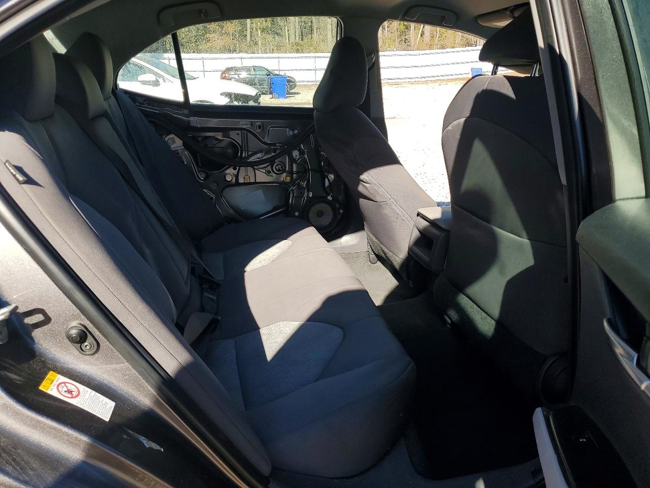 2018 TOYOTA CAMRY L photo 19