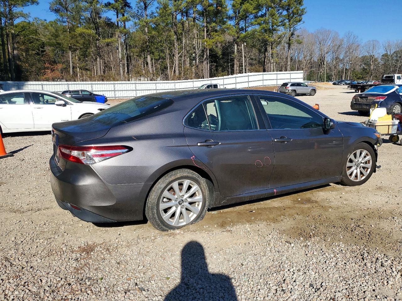 2018 TOYOTA CAMRY L photo 5