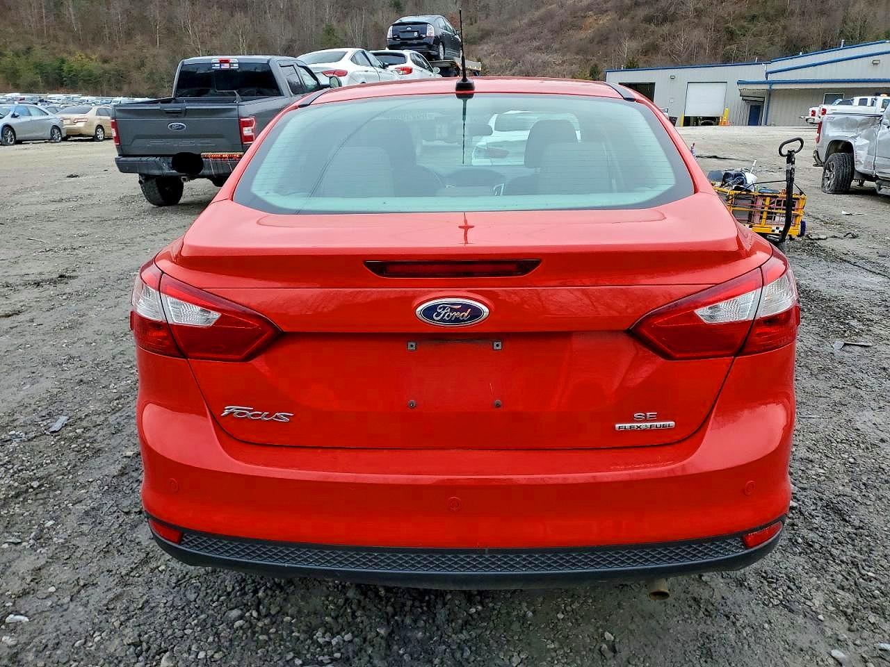 2014 FORD FOCUS SE photo 6