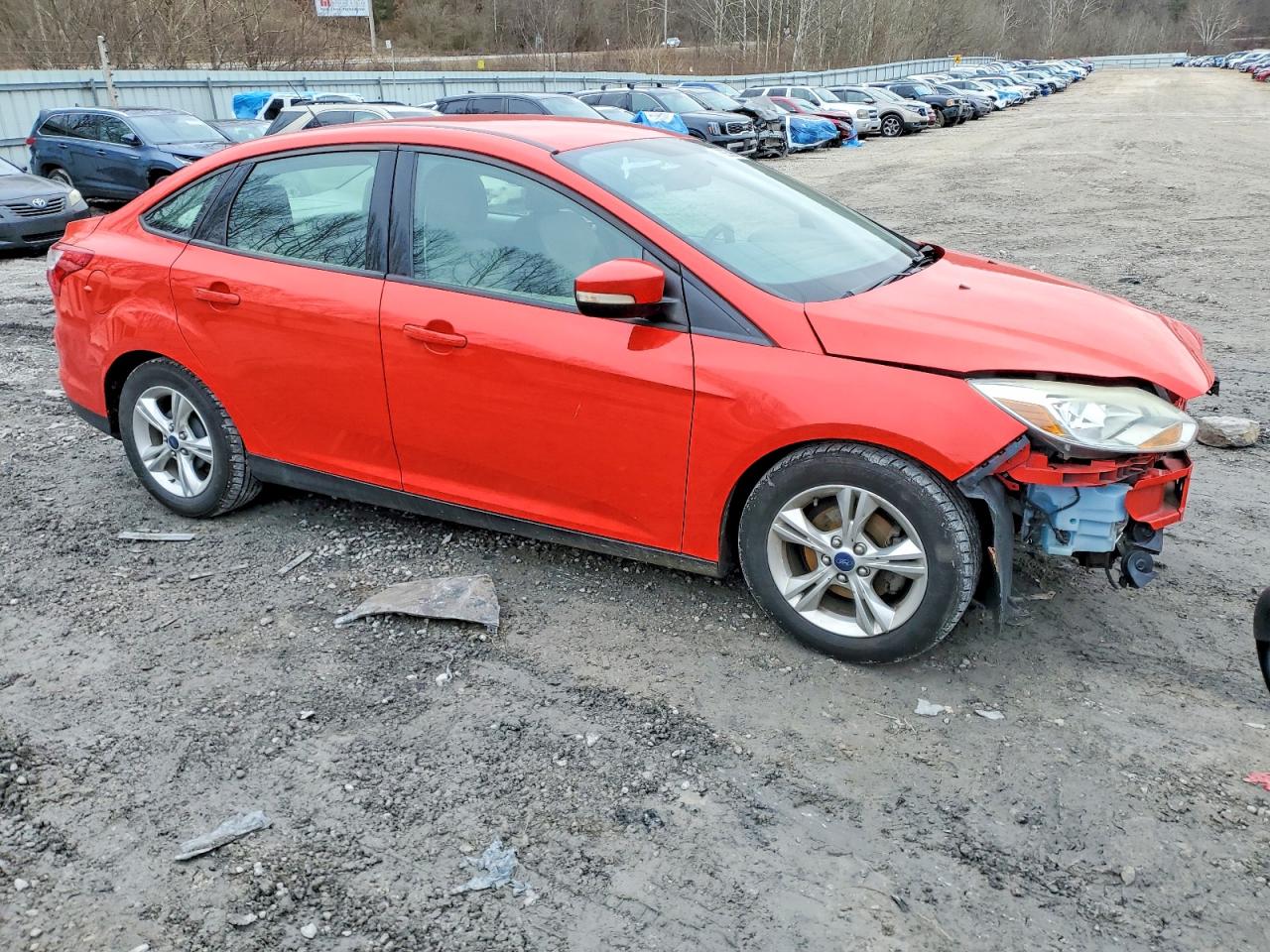 2014 FORD FOCUS SE photo 4