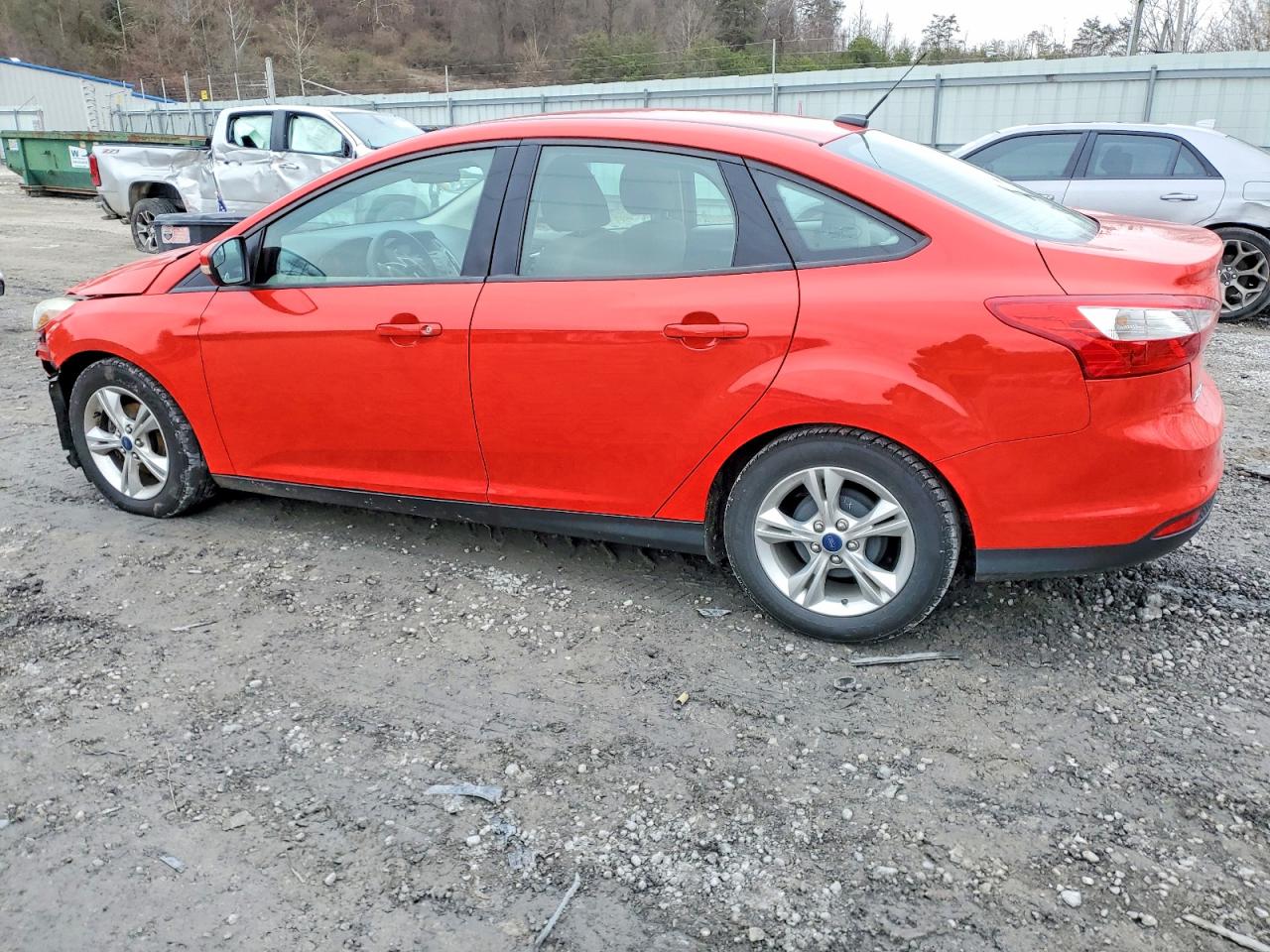 2014 FORD FOCUS SE photo 2
