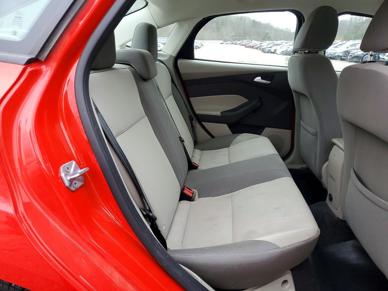2014 FORD FOCUS SE photo 10