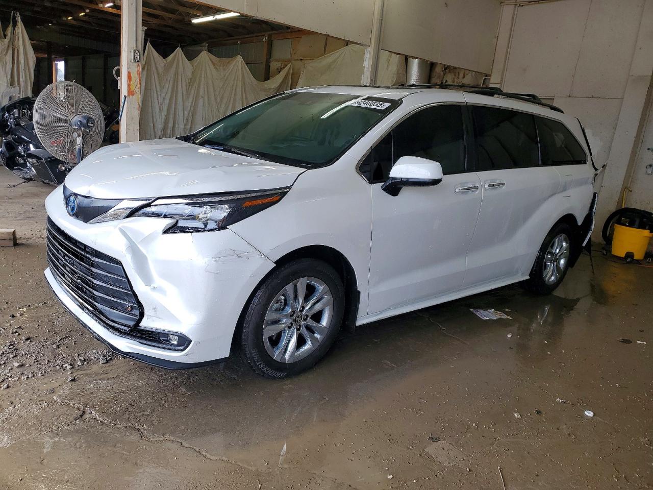 2025 TOYOTA SIENNA