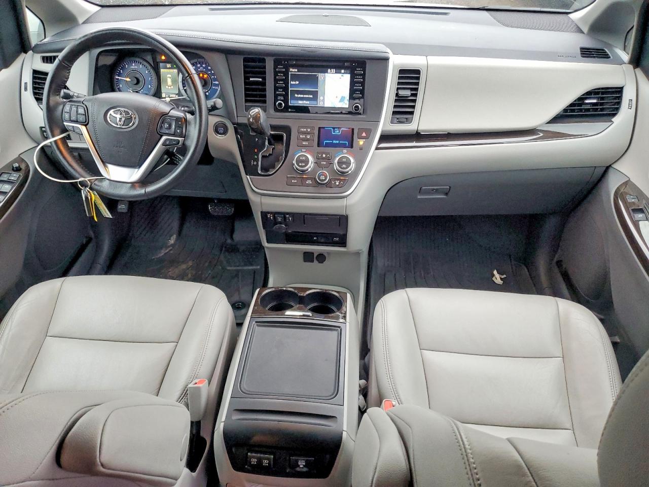 2020 TOYOTA SIENNA XLE PREMIUM 8-PASSENGER photo 8