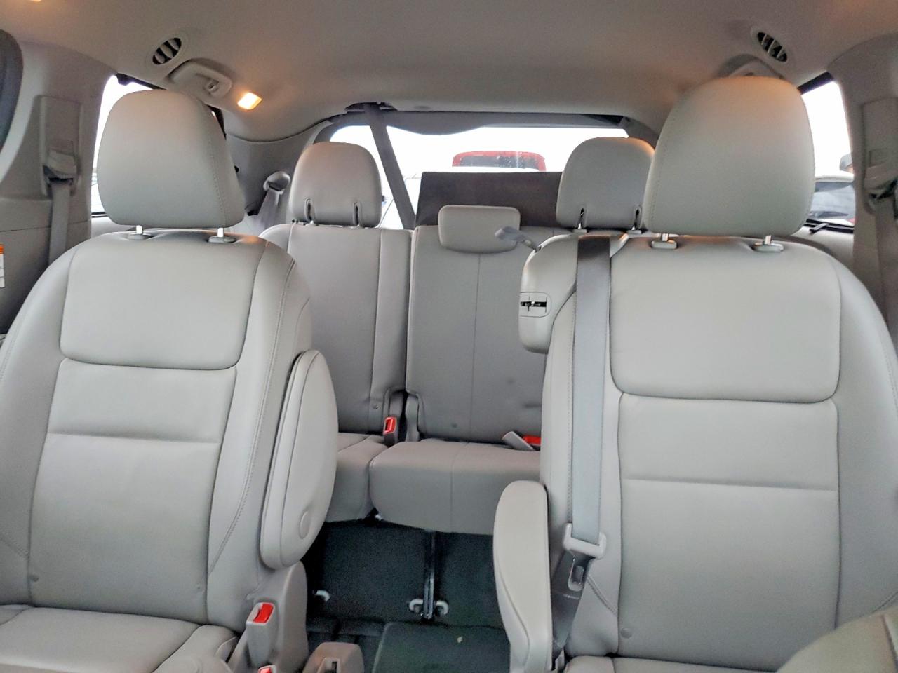 2020 TOYOTA SIENNA XLE PREMIUM 8-PASSENGER photo 10