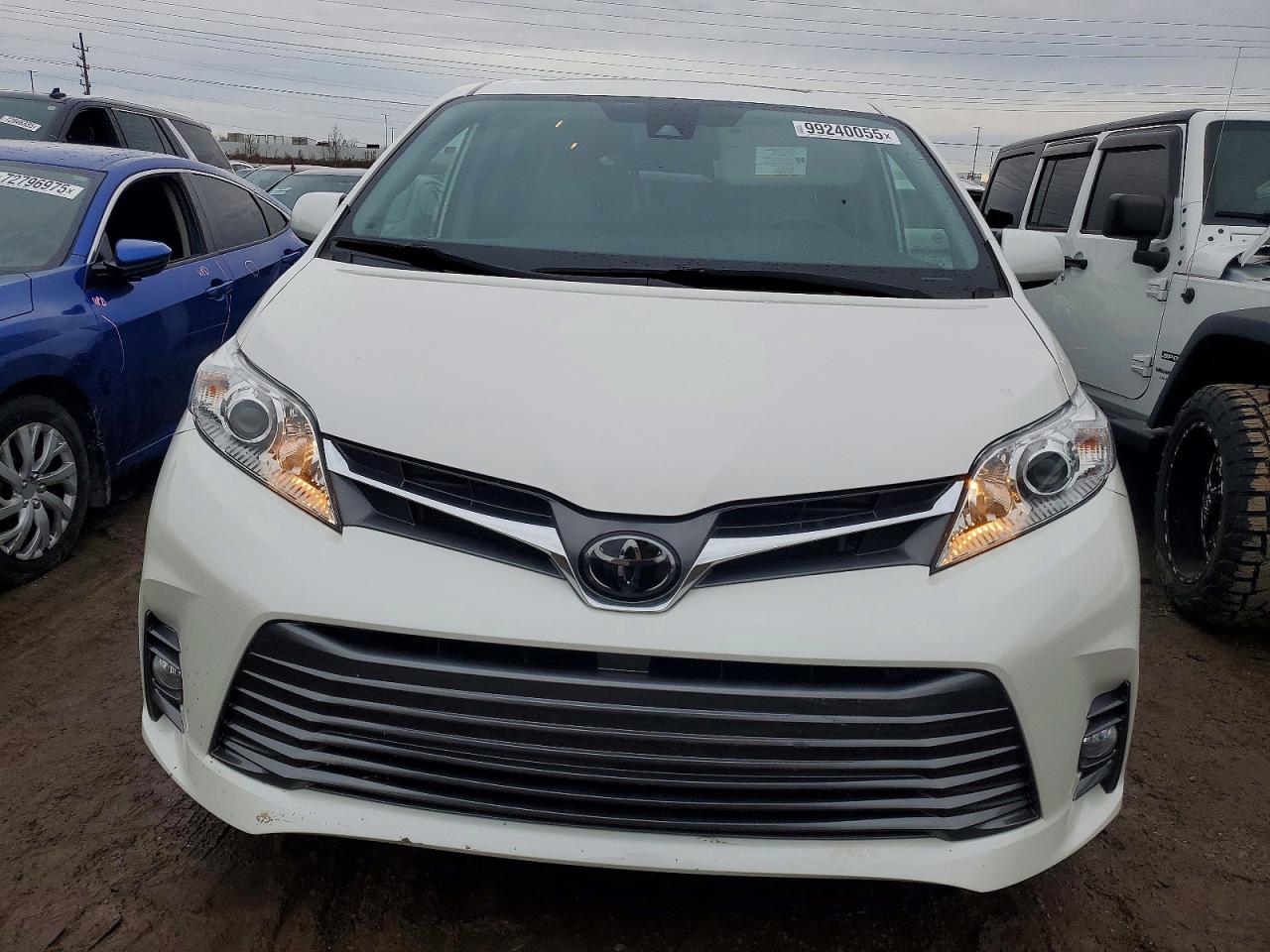2020 TOYOTA SIENNA XLE PREMIUM 8-PASSENGER photo 5