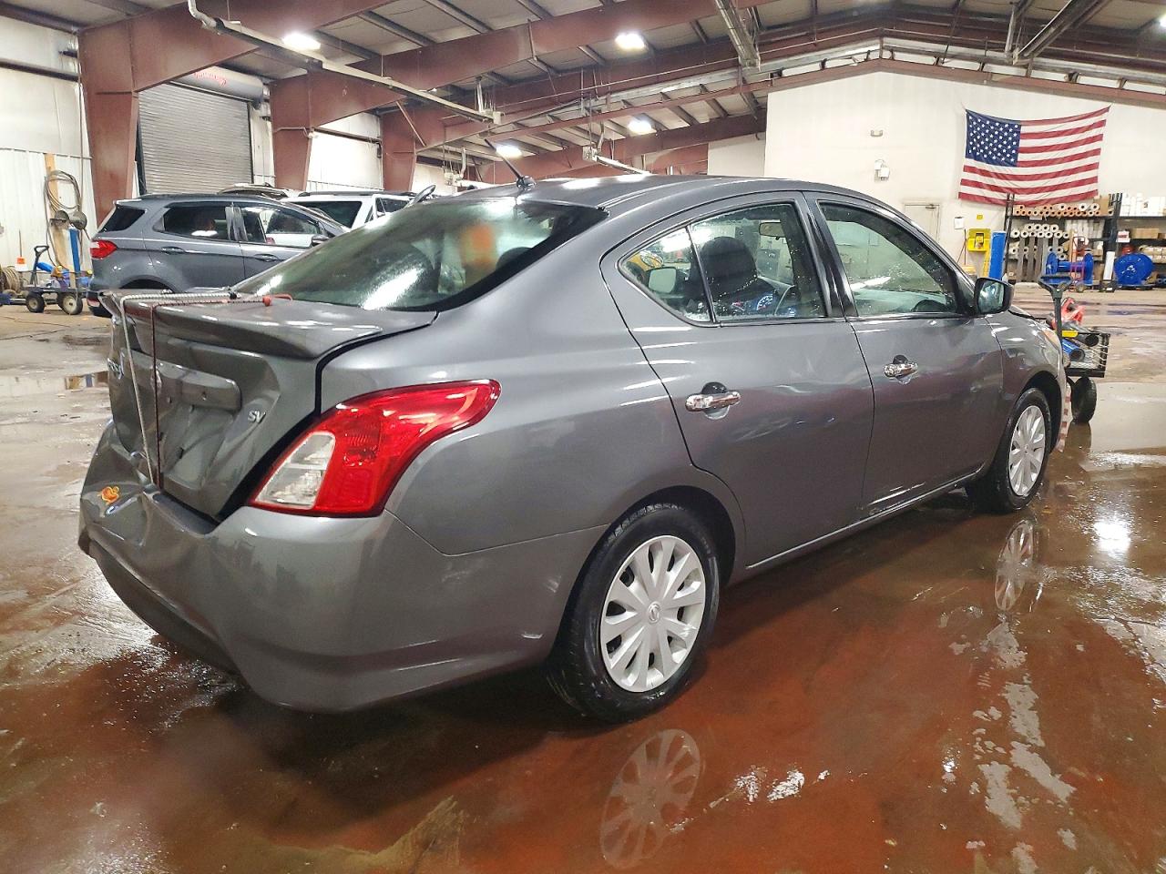 2019 NISSAN VERSA S photo 3