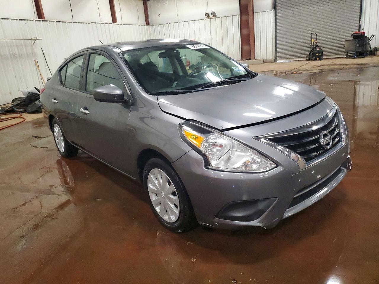 2019 NISSAN VERSA S photo 4