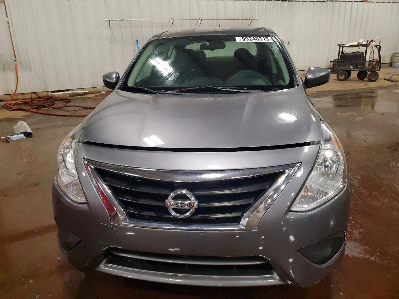 2019 NISSAN VERSA S photo 5