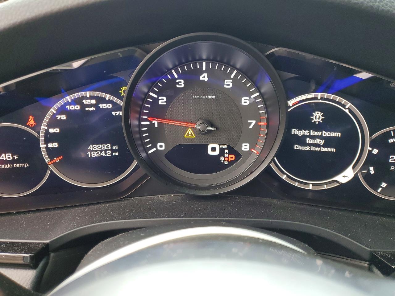2019 PORSCHE CAYENNE photo 9