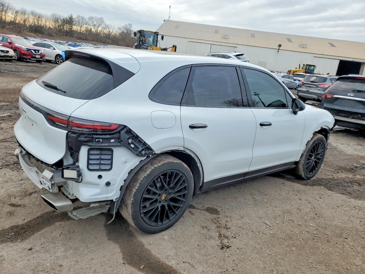 2019 PORSCHE CAYENNE photo 3