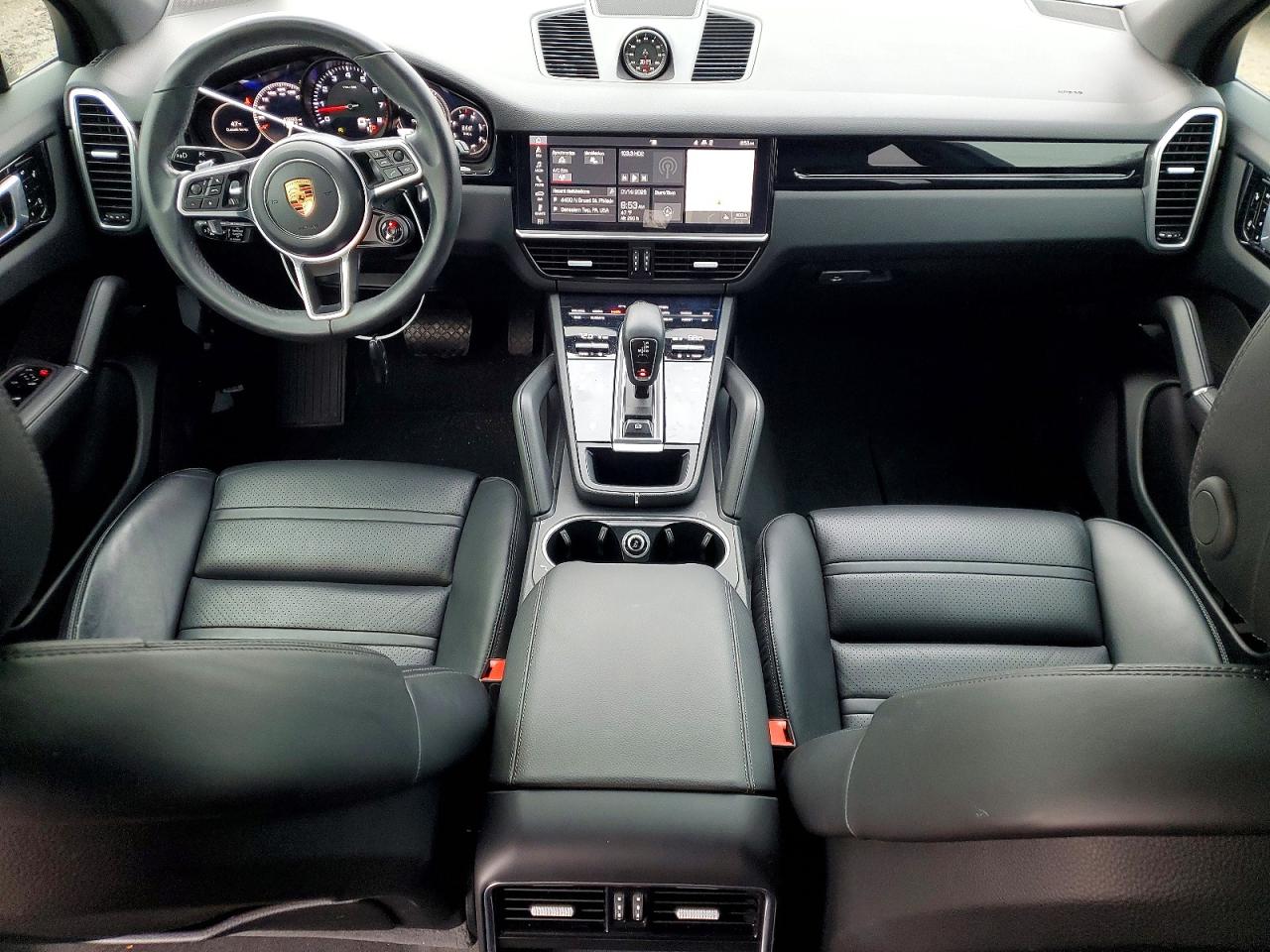 2019 PORSCHE CAYENNE photo 8
