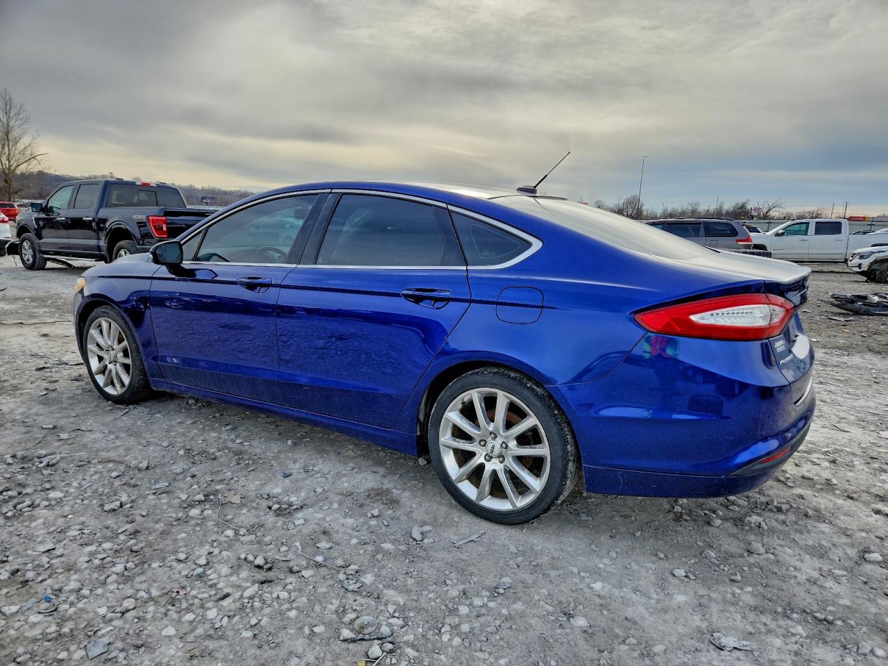 2013 FORD FUSION SE photo 2