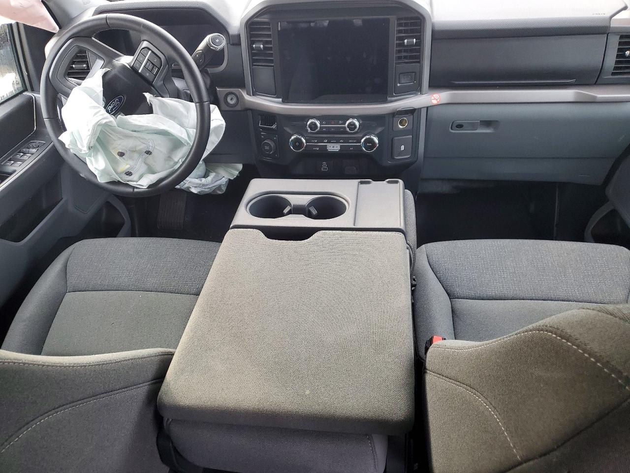 2025 FORD F150 XLT photo 8