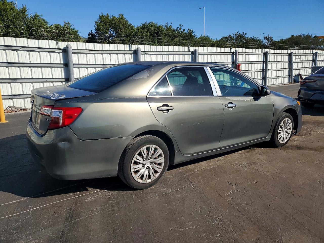 2012 TOYOTA CAMRY BASE photo 3
