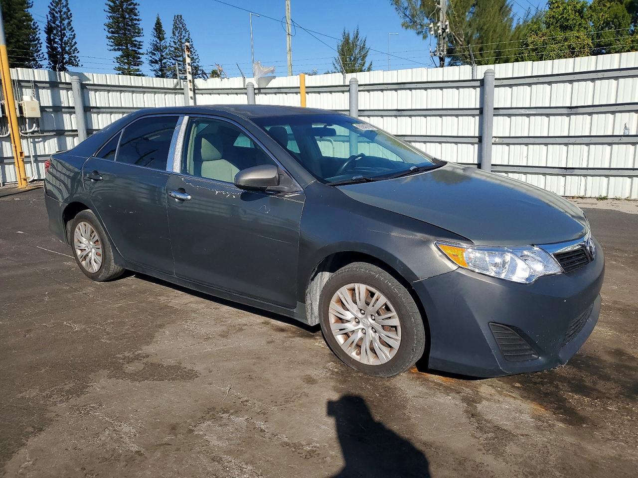 2012 TOYOTA CAMRY BASE photo 4