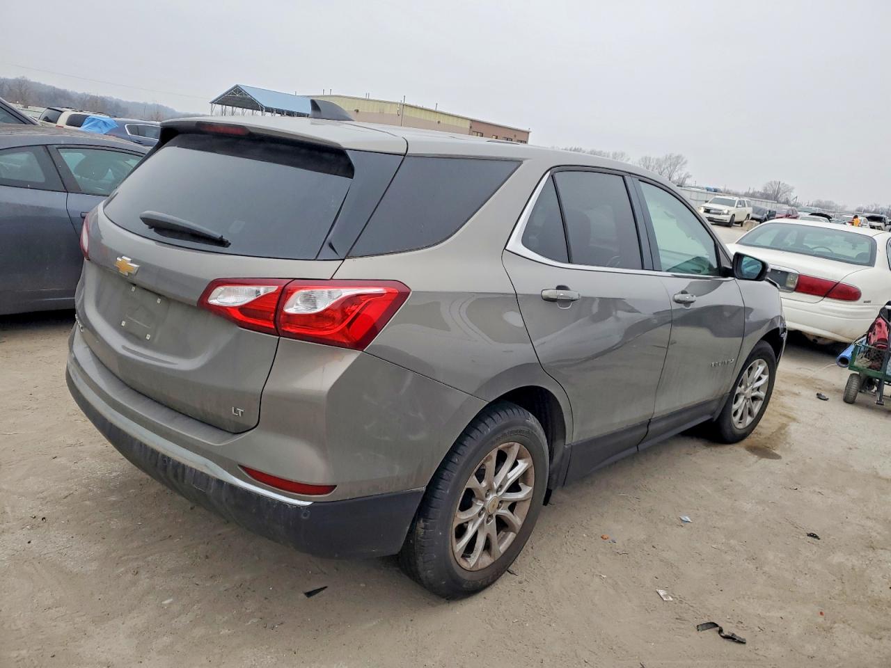 2019 CHEVROLET EQUINOX LT photo 3