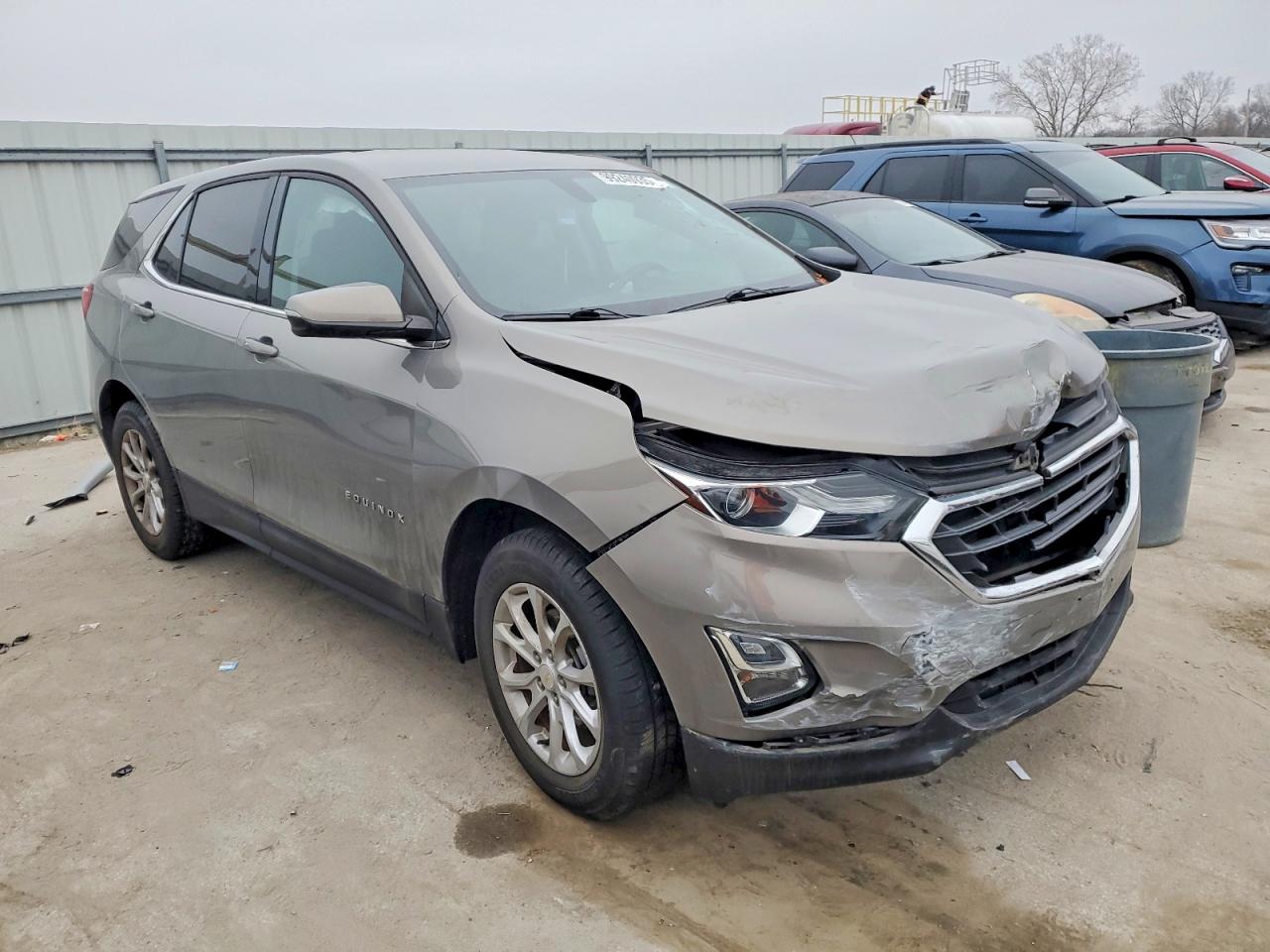 2019 CHEVROLET EQUINOX LT photo 4