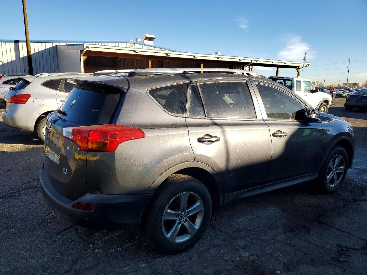 2015 TOYOTA RAV4 XLE photo 3