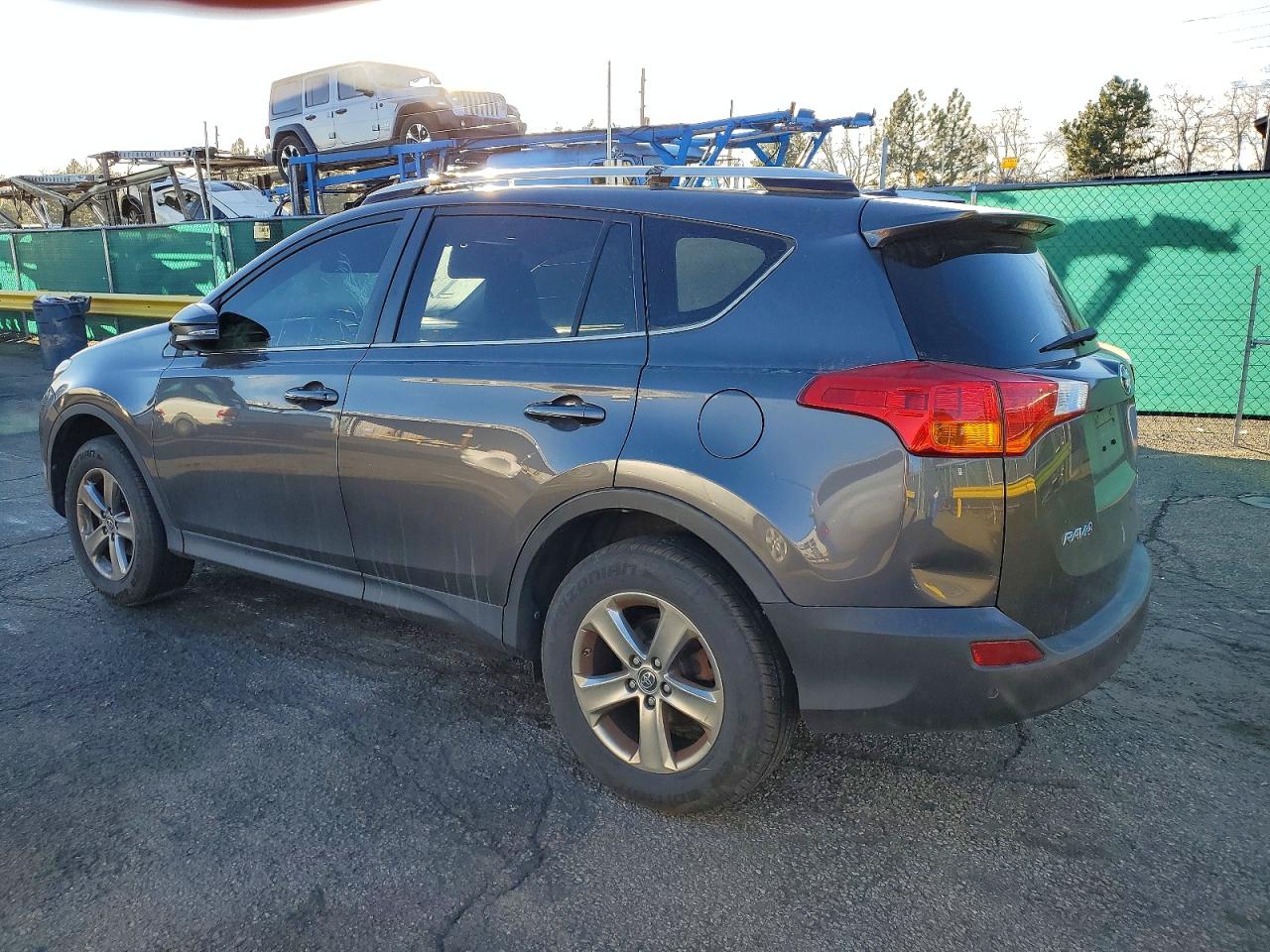 2015 TOYOTA RAV4 XLE photo 2