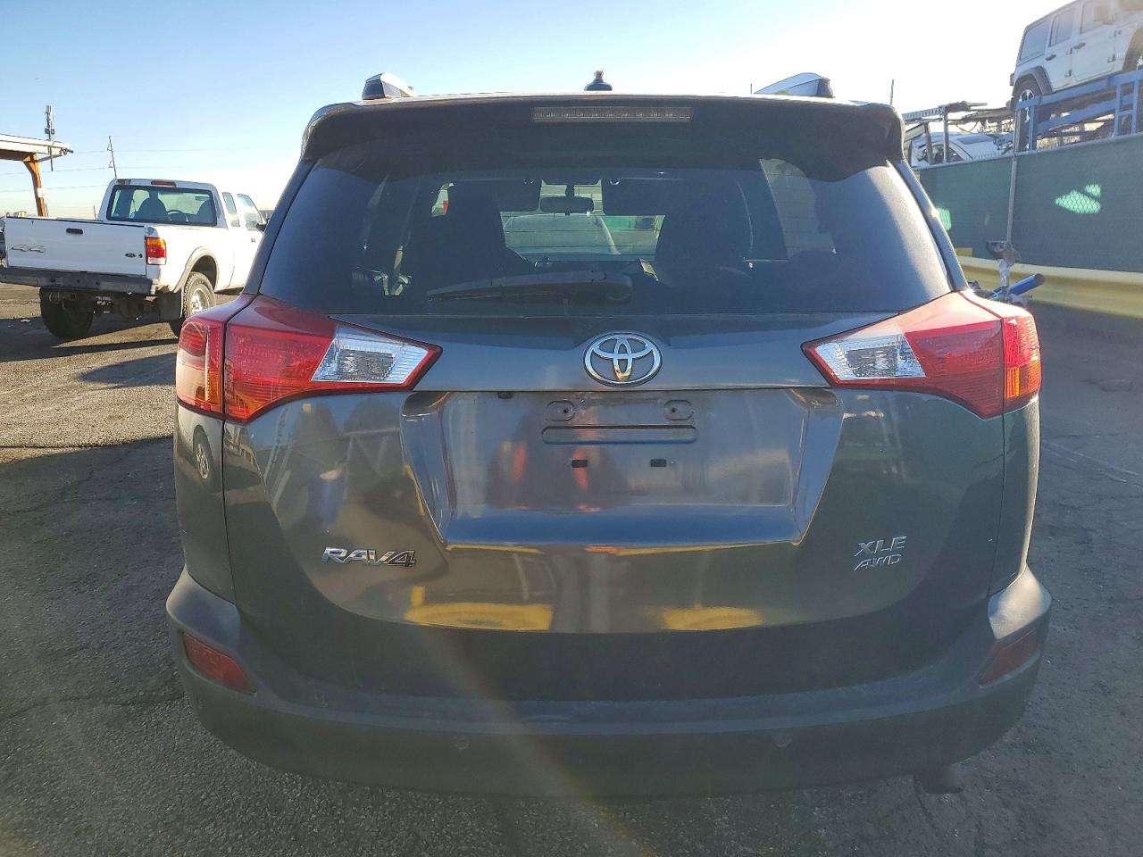 2015 TOYOTA RAV4 XLE photo 6