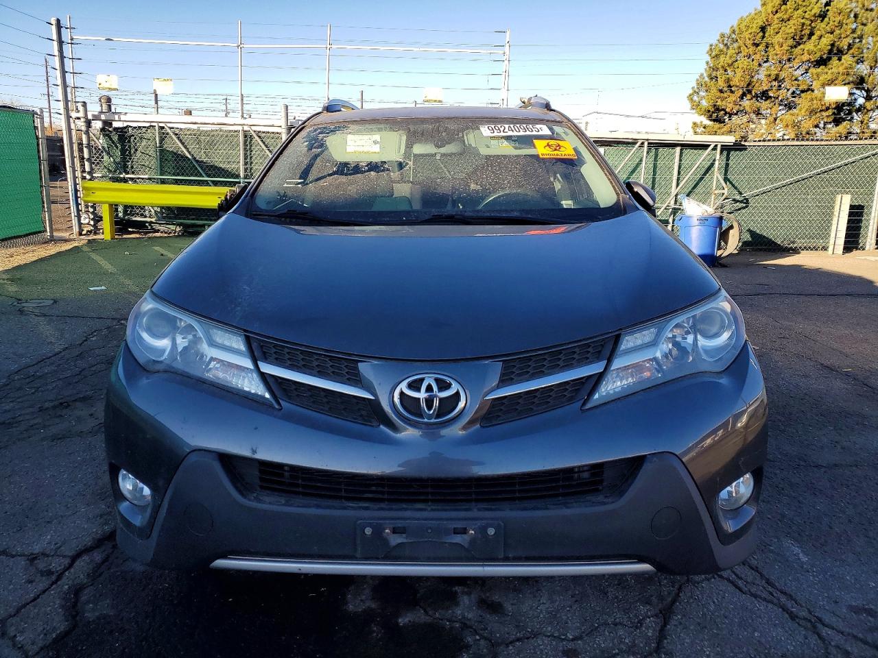 2015 TOYOTA RAV4 XLE photo 5