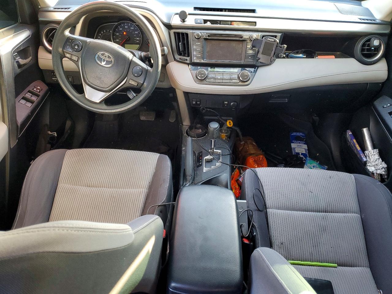 2015 TOYOTA RAV4 XLE photo 8