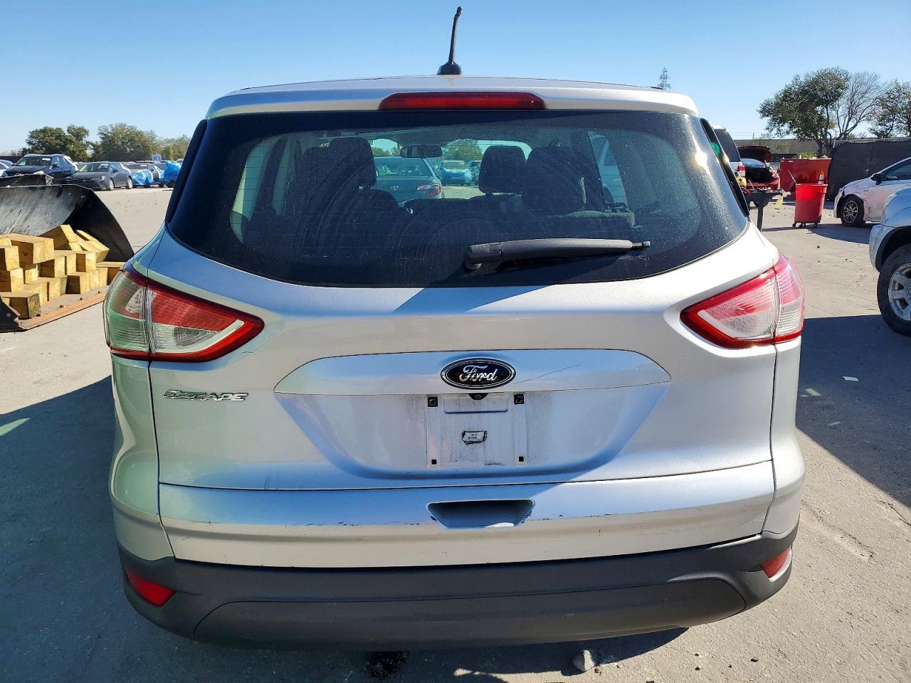 2015 FORD ESCAPE S photo 6