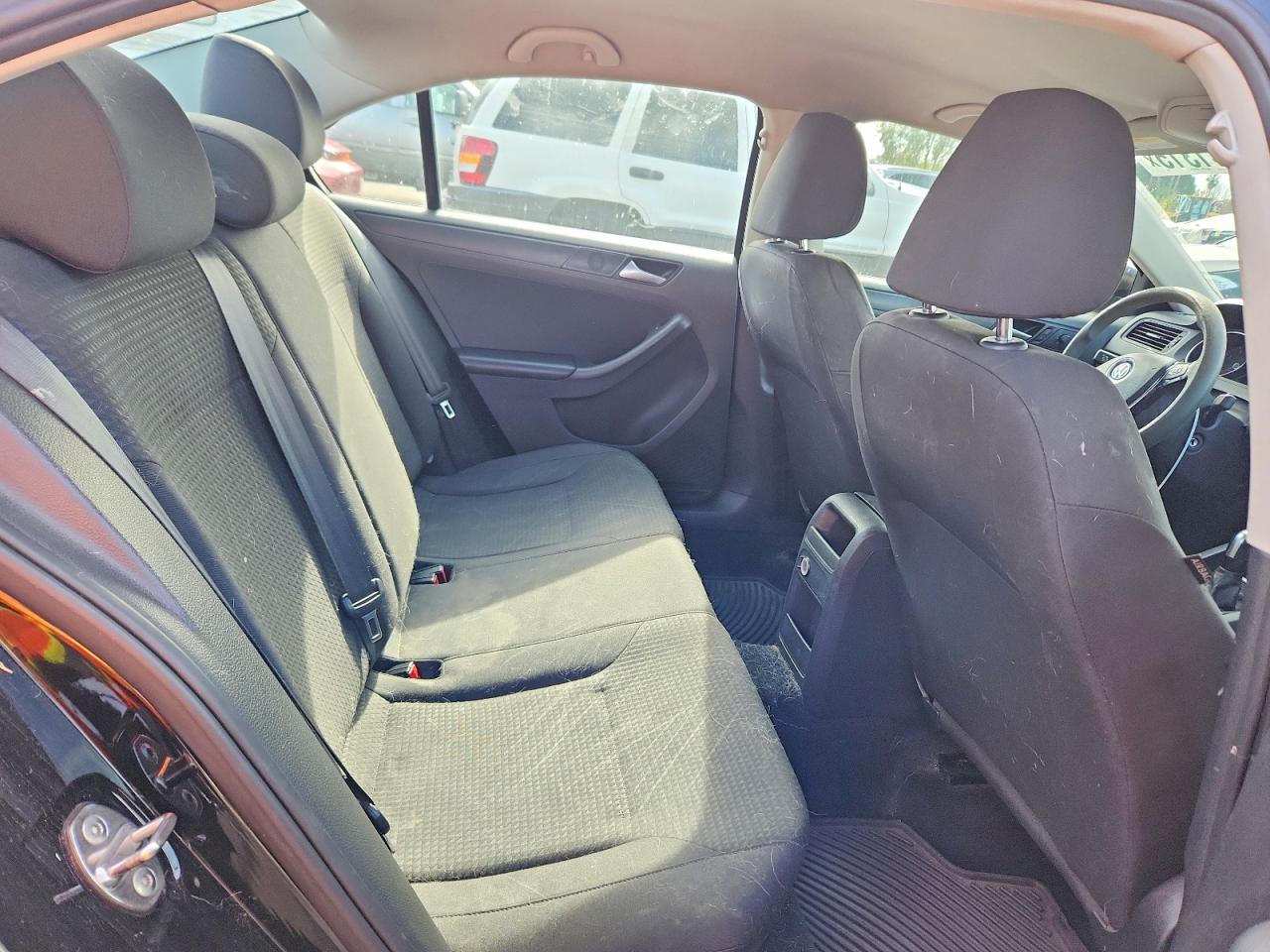 2015 VOLKSWAGEN JETTA BASE photo 10