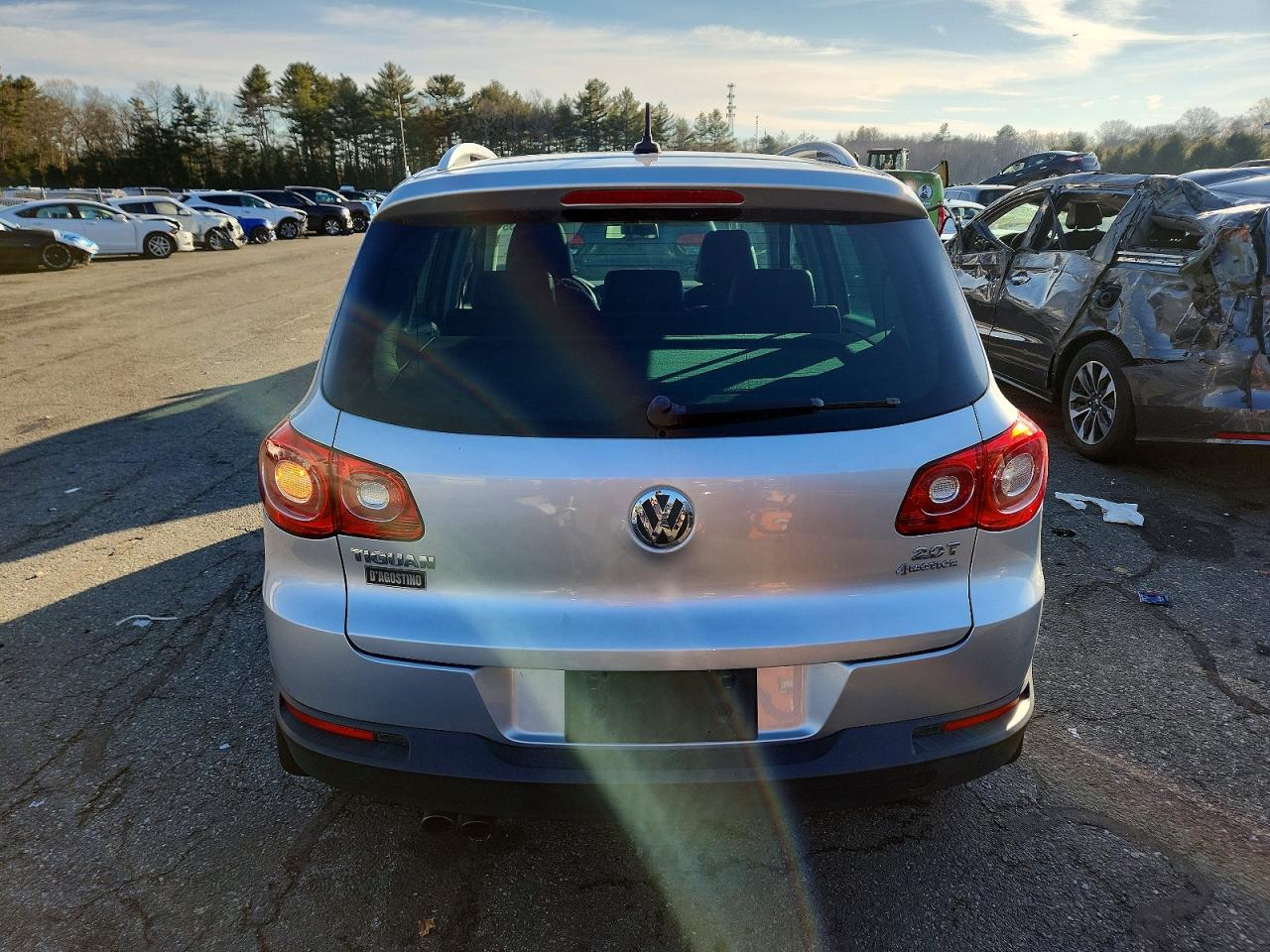 2011 VOLKSWAGEN TIGUAN S photo 16