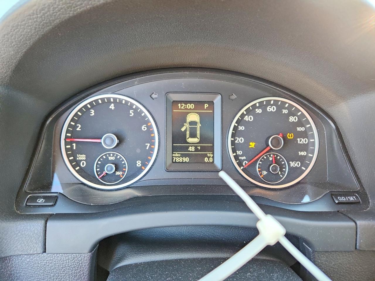 2011 VOLKSWAGEN TIGUAN S photo 25