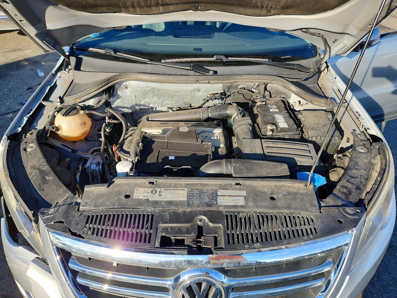 2011 VOLKSWAGEN TIGUAN S photo 34