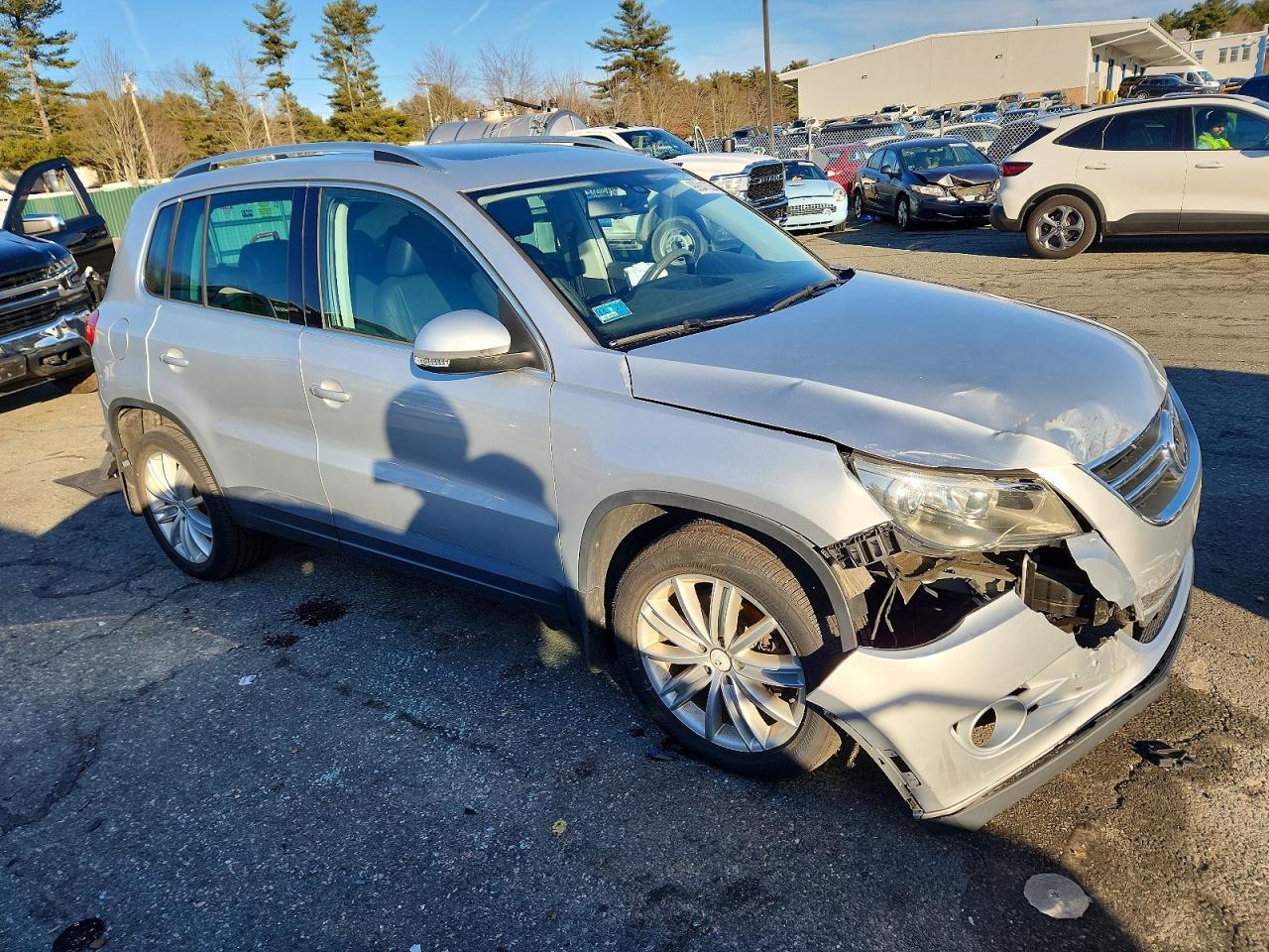 2011 VOLKSWAGEN TIGUAN S photo 10