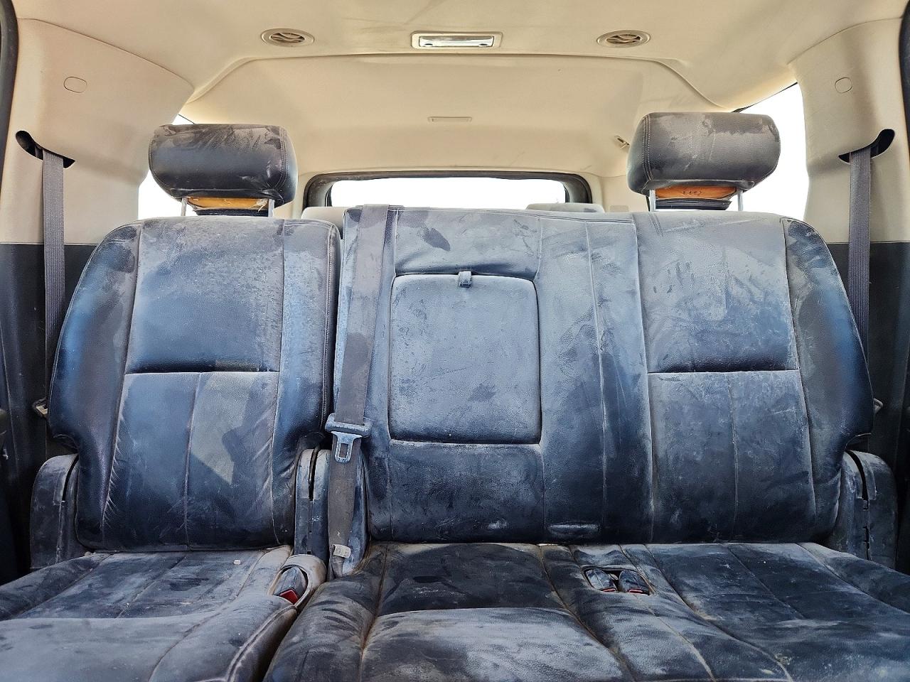 2010 CHEVROLET SUBURBAN K1500 LS photo 10