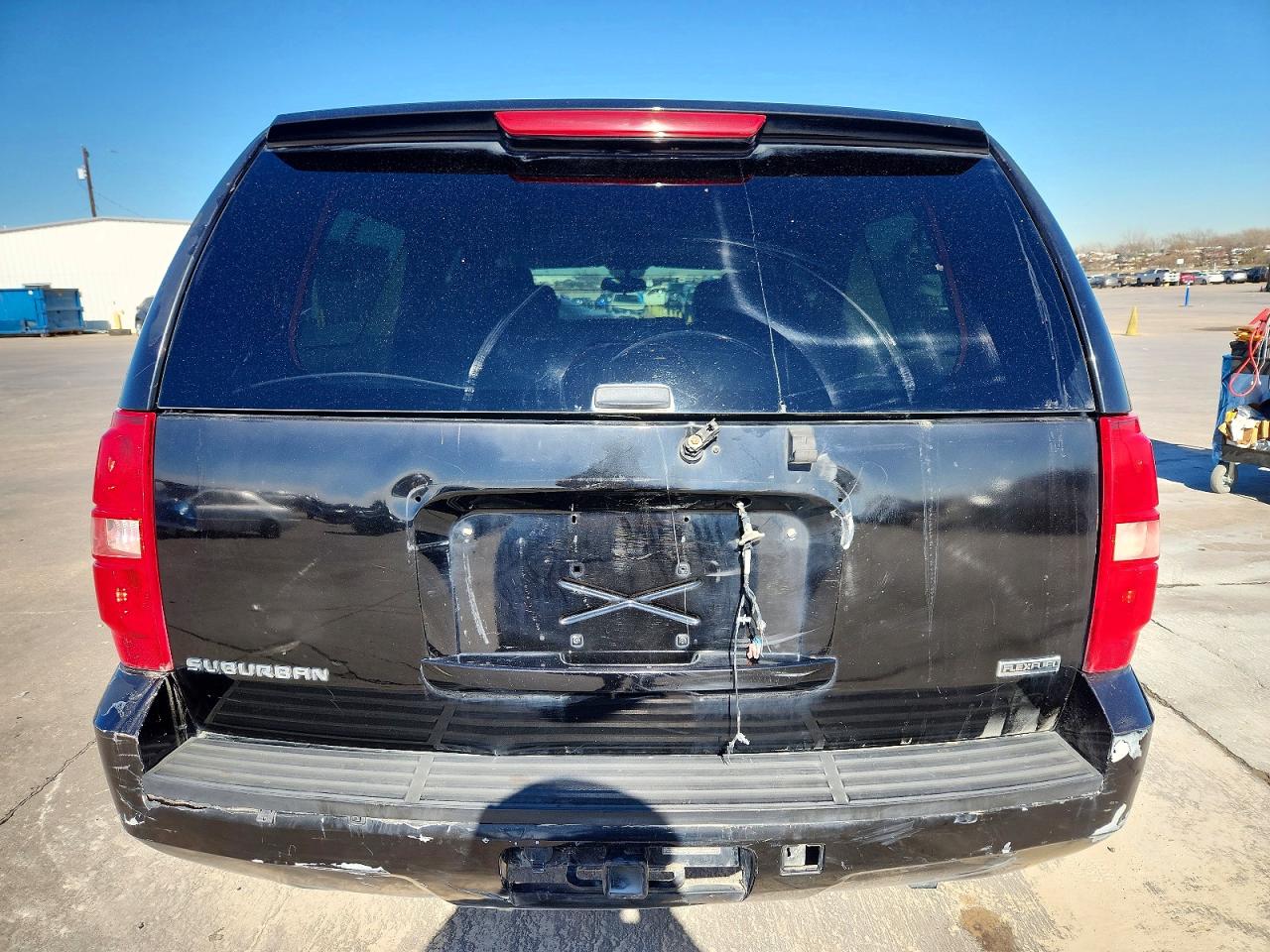 2010 CHEVROLET SUBURBAN K1500 LS photo 6