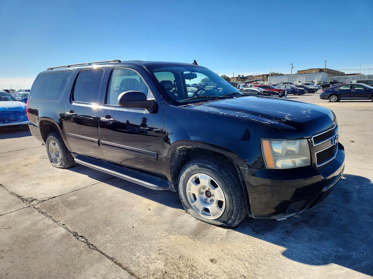 2010 CHEVROLET SUBURBAN K1500 LS photo 4