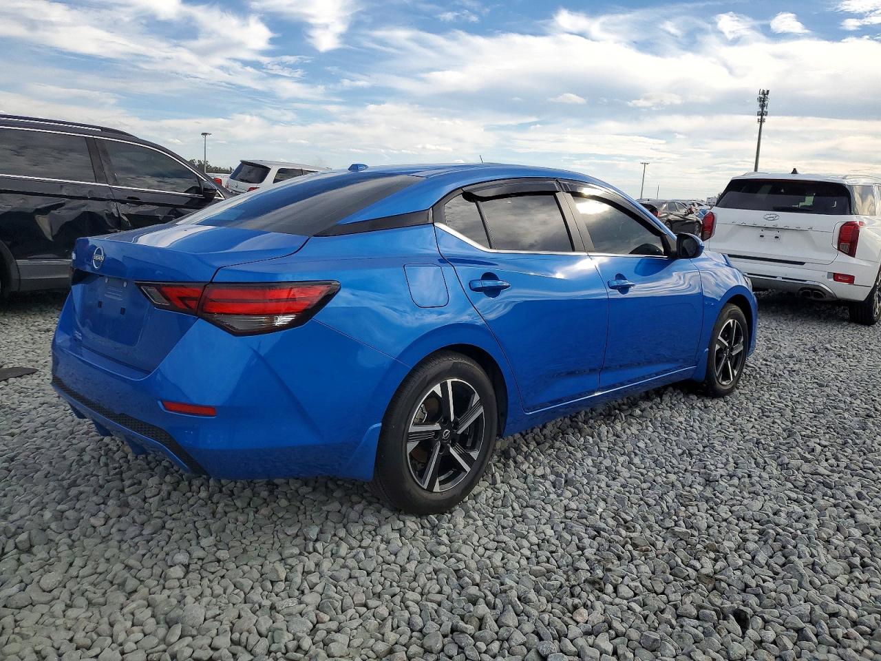 2025 NISSAN SENTRA SV photo 3
