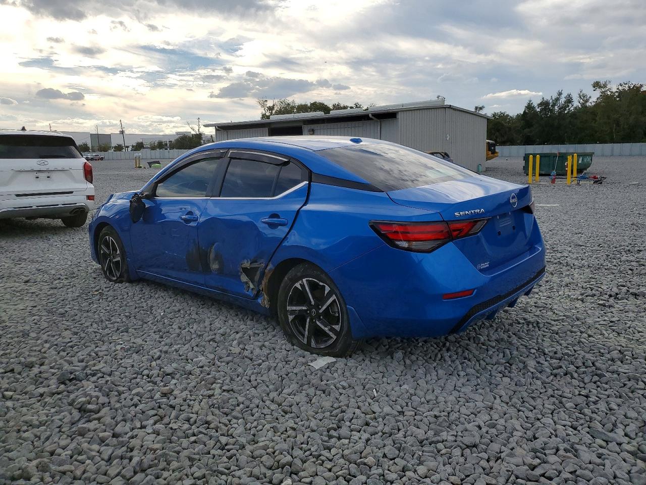 2025 NISSAN SENTRA SV photo 2