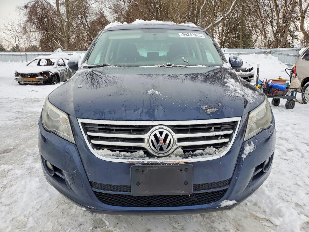 2011 VOLKSWAGEN TIGUAN S photo 5