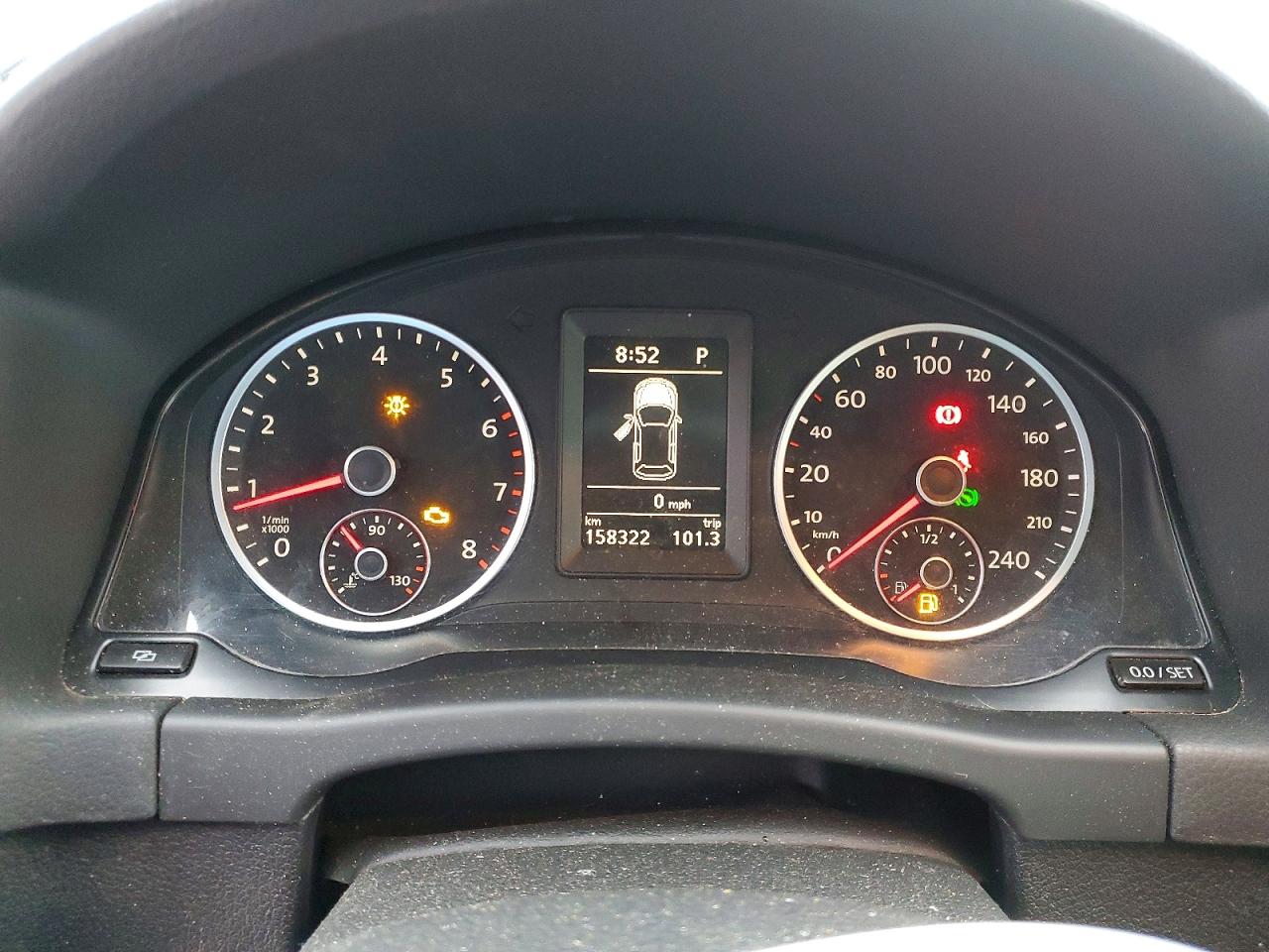2011 VOLKSWAGEN TIGUAN S photo 9