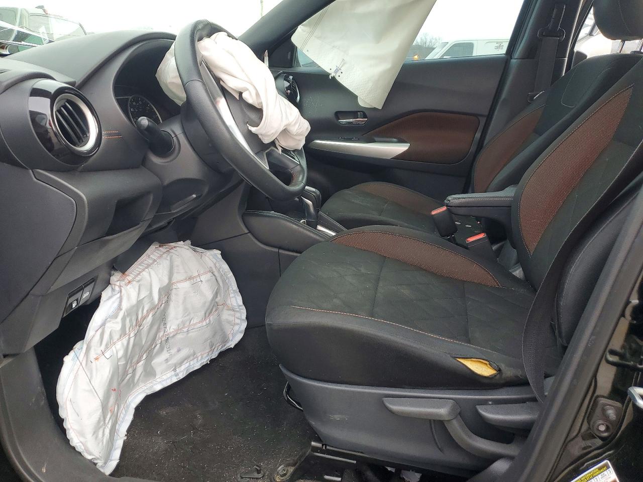 2020 NISSAN KICKS SR photo 7