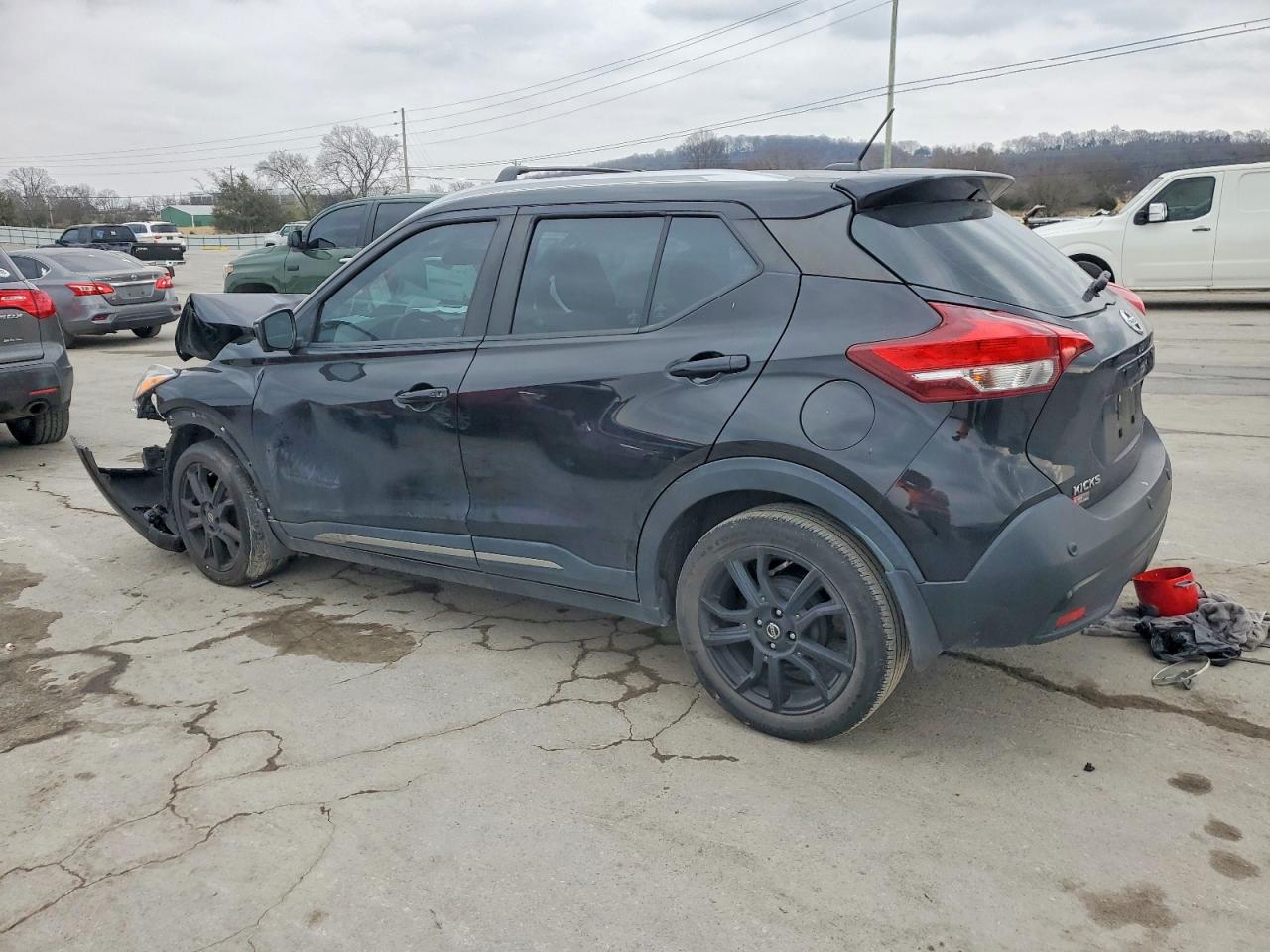 2020 NISSAN KICKS SR photo 2