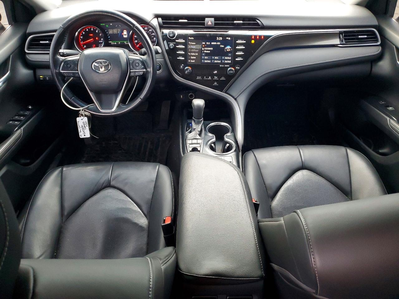 2019 TOYOTA CAMRY XSE photo 2