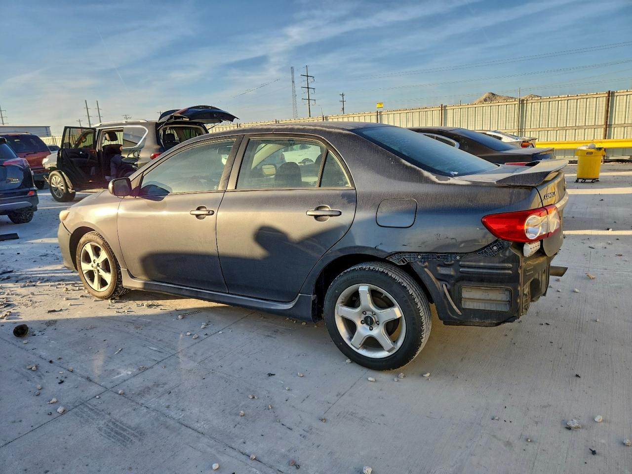2011 TOYOTA COROLLA BASE photo 2