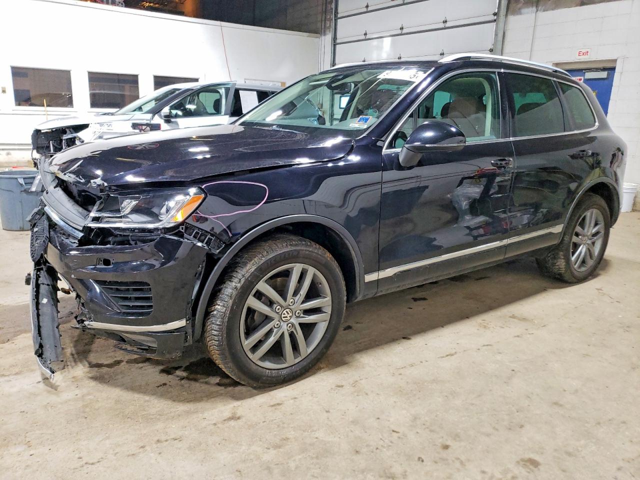 2015 VOLKSWAGEN TOUAREG