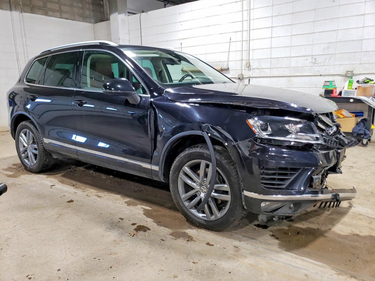 2015 VOLKSWAGEN TOUAREG V6 TDI photo 4