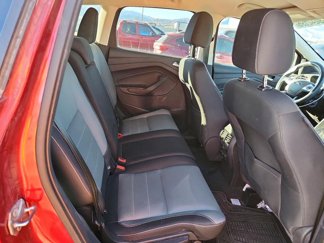 2016 FORD ESCAPE SE photo 11