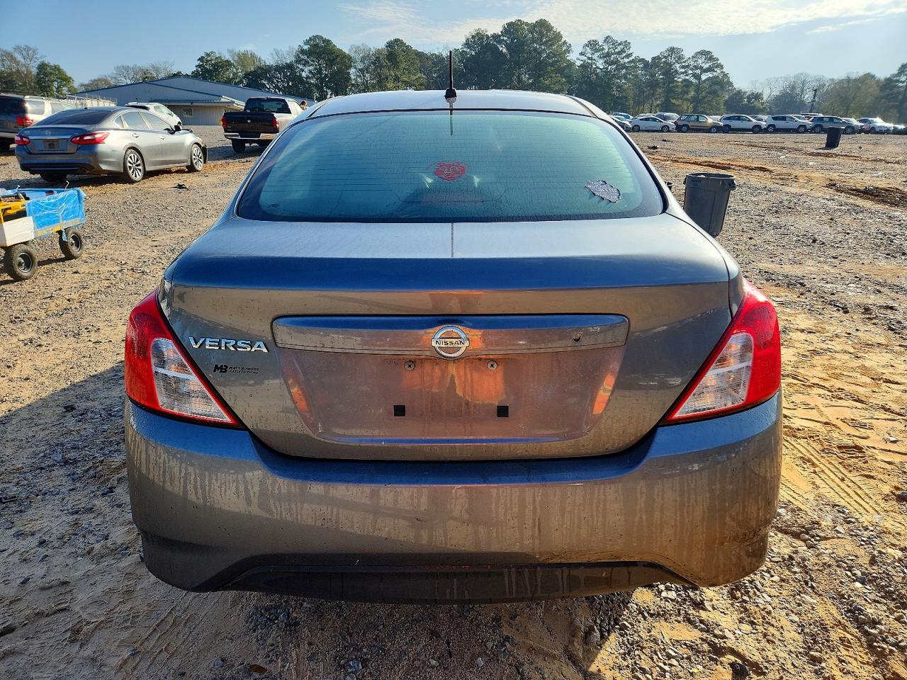 2018 NISSAN VERSA S photo 6